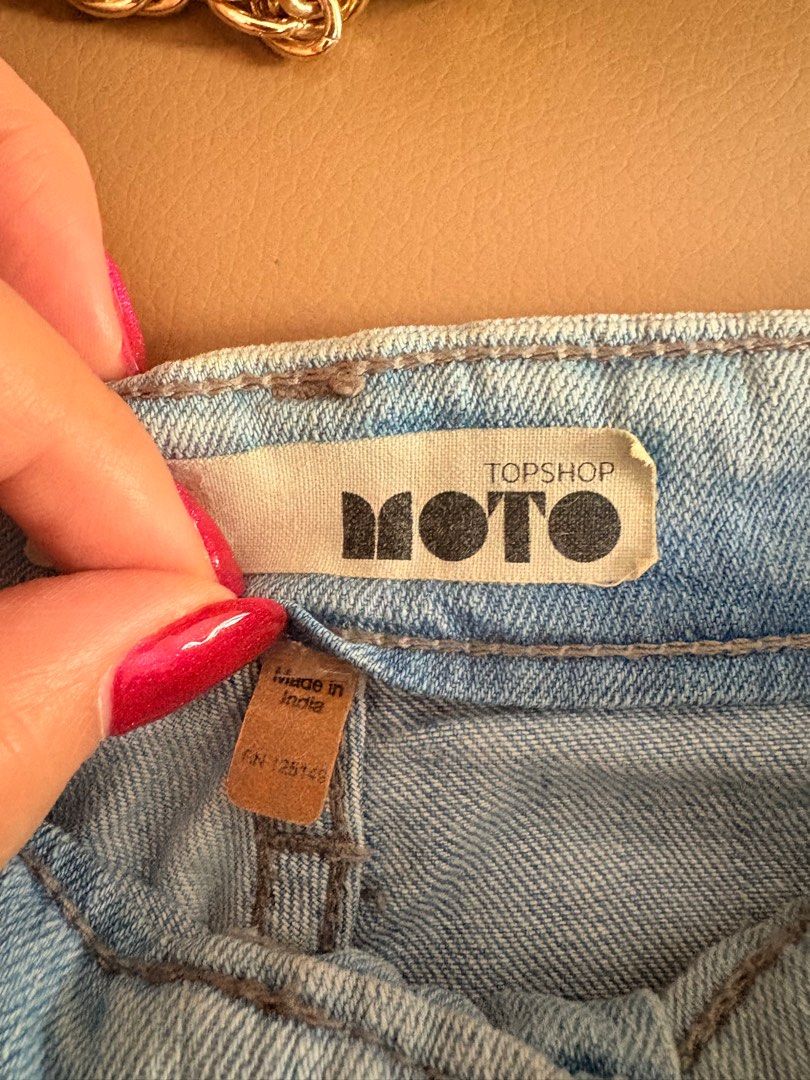 TOPSHOP/TOPMAN S E X Y SHORTS SIZE28 (Category: Shorts) located in Davao. Submitted by flamingopark (Listing ID 1377086743, Image 3). Description: Bought this in TOPSHOP Singapore. NOT UKAY. NO ISSUE. Size 28. RFS: DECLUTTERING SEASON😘.