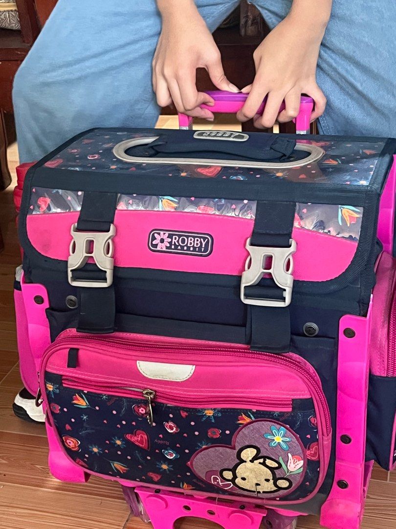 Trolley Bag (Category: Backpacks) located in Candon. Submitted by dhinlei07 (Listing ID 1377061357, Image 2). Description: Like new tumangkad na anak ko, hindi na daw siya bata gusto nia n bagpack….