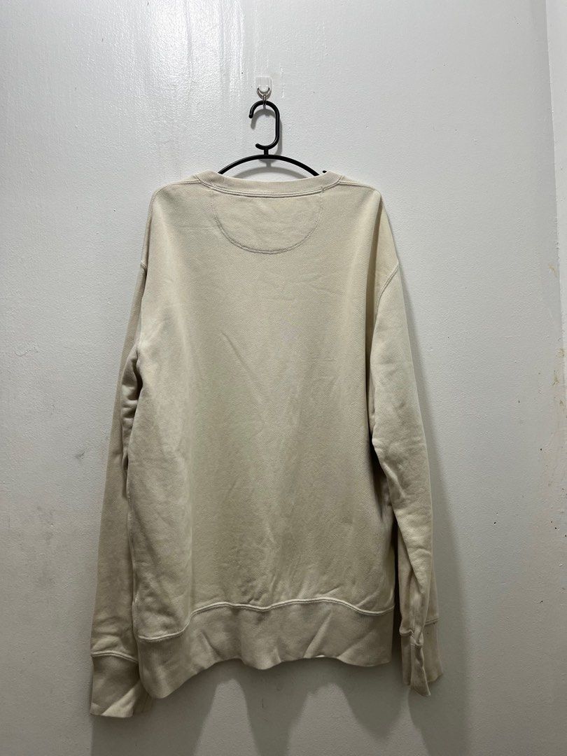 UNIQLO Sweater (Category: Coats, Jackets and Outerwear) located in San Carlos. Submitted by claaark (Listing ID 1377038718, Image 3). Description: Condition: 8/10 Color rate: 9/10 Dimensions: L29 W21 Size on tag: Large rfs: decluttering Location: Pureza Sampaloc Manila mop: Banktransfer/ Cash via Meetup/ Lalamove/ JnT price is negotiable for multiple orders!.