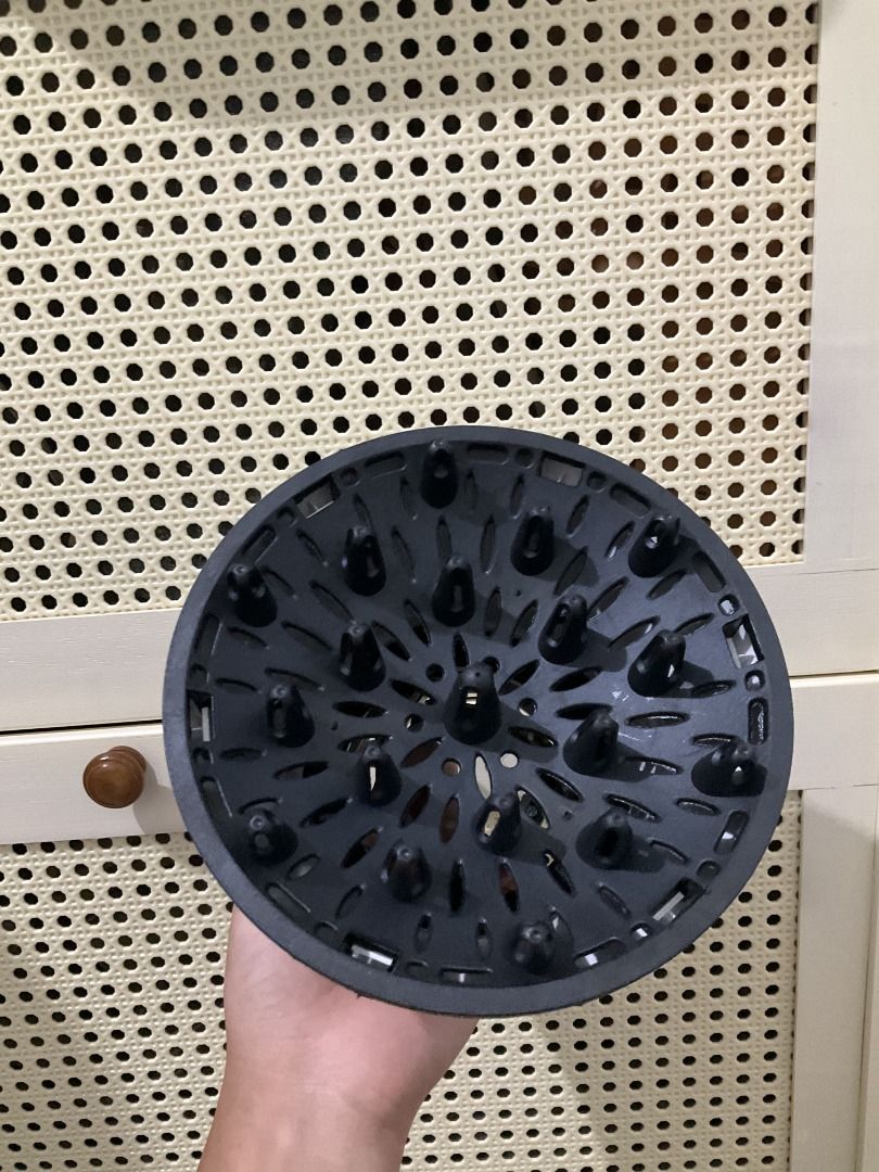 Universal Hair Diffuser (Category: Hair) located in Caloocan City. Submitted by riadecluttering (Listing ID 1377091186, Image 2). Description: Universal hair diffuser for sale! just snap to your existing blower and dry your curls to perfection :).
