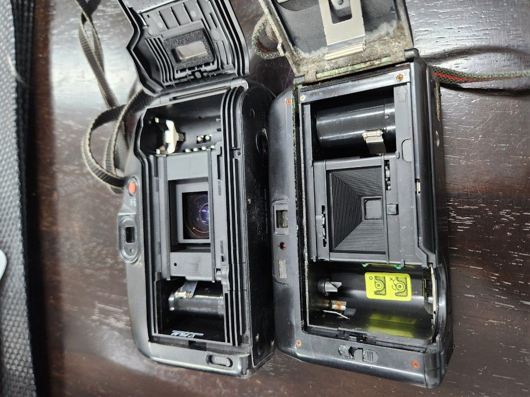 Vintage camera (Category: Cameras) located in San Juan City. Submitted by dailydealsphest2010 (Listing ID 1377081346, Image 3). Description: 📸 old model camera.