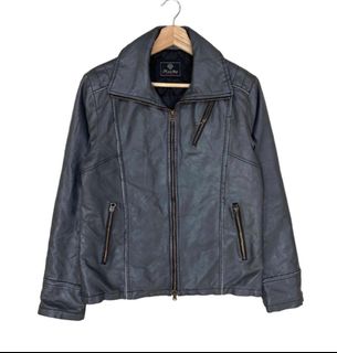 (Category: ) located in . Submitted by 97_thriftclothing (Listing ID 1377130114, Image 1). Description: .