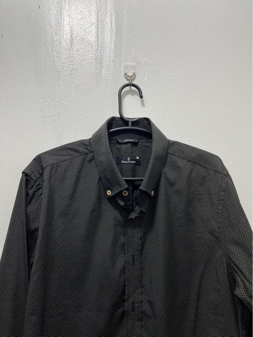 WALLSTREET Longsleeves (Category: Formal Shirts) located in San Carlos. Submitted by claaark (Listing ID 1377039485, Image 1). Description: Condition: 10/10 Color rate: 10/10 Dimensions: L25 W19 Size on tag: Small Used once for pictorial rfs: decluttering Location: Pureza Sampaloc Manila mop: Banktransfer/ Cash via Meetup/ Lalamove/ JnT price is negotiable for multiple orders!.