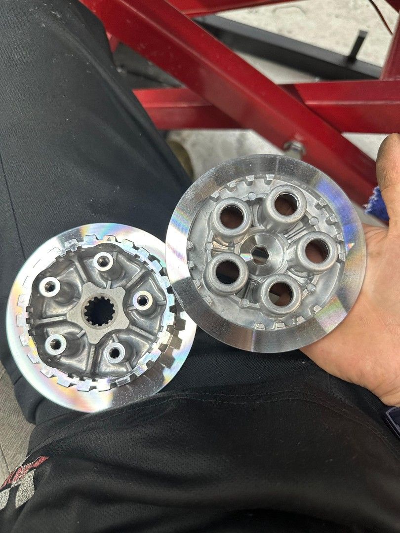 Yamaha Honda Suzuki clutch housing clutch plate clutch metal friction (Category: Motorcycle Accessories) located in Singapore. Submitted by gofixbike (Listing ID 1377182774, Image 1). Description: 🛠Motorcycle Workshop Services🛠 GoFixBike Pte Ltd 1 Bukit Batok Cres, #04-03 WCEGA PLAZA, Singapore 658064 Operating Everyday Monday to Sunday 12pm - 11pm 🚦 24/7 On-Site & Towing Services🚦 Available starting from $30!! 💵 Cash 💳 PayNow/PayLah 💰 Gra