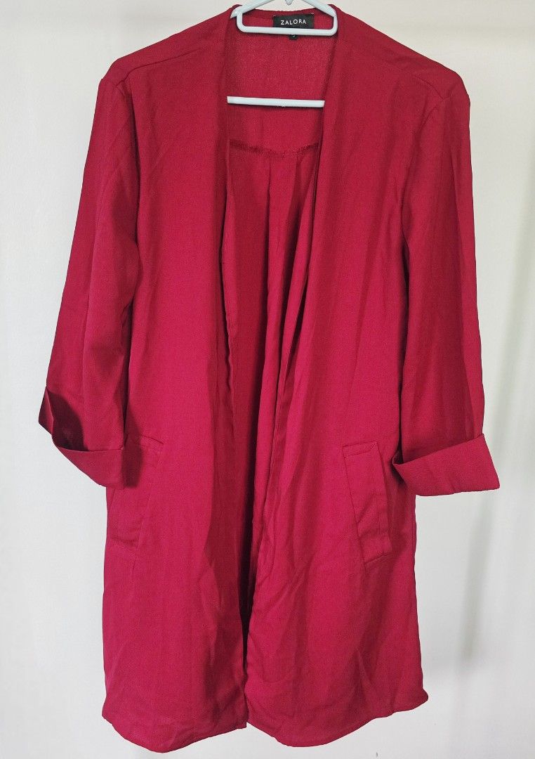 Zalora red cover up (Category: Coats, Jackets and Outerwear) located in Tagbilaran City. Submitted by rhea.mia (Listing ID 1377111964, Image 1). Description: Zalora red cover up Size: M.