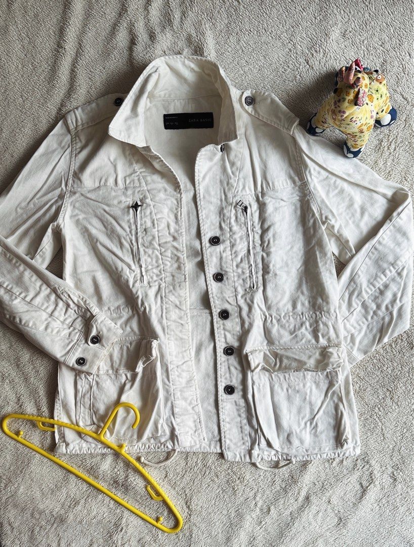 Zara basic (Category: Coats, Jackets and Outerwear) located in Balanga. Submitted by mcyt.ph (Listing ID 1377019461, Image 1). Description: Zara basic.