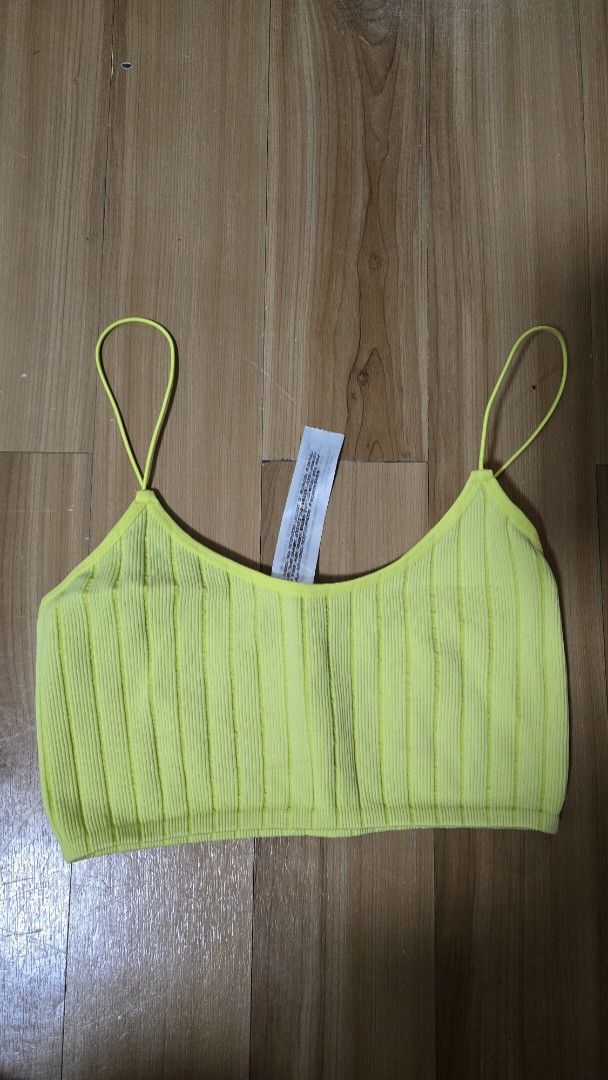 Zara Cropped Top (Category: Sleeveless) located in Manila. Submitted by mcemmm (Listing ID 1377106788, Image 1). Description: Mop: Bdo or Gcash only. Delivery via Grab or Lalamove only. Location: Novaliches Q.C.