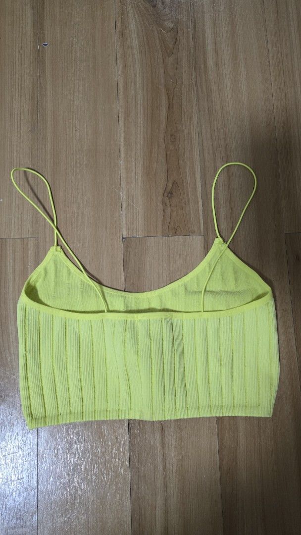 Zara Cropped Top (Category: Sleeveless) located in Manila. Submitted by mcemmm (Listing ID 1377106788, Image 2). Description: Mop: Bdo or Gcash only. Delivery via Grab or Lalamove only. Location: Novaliches Q.C.