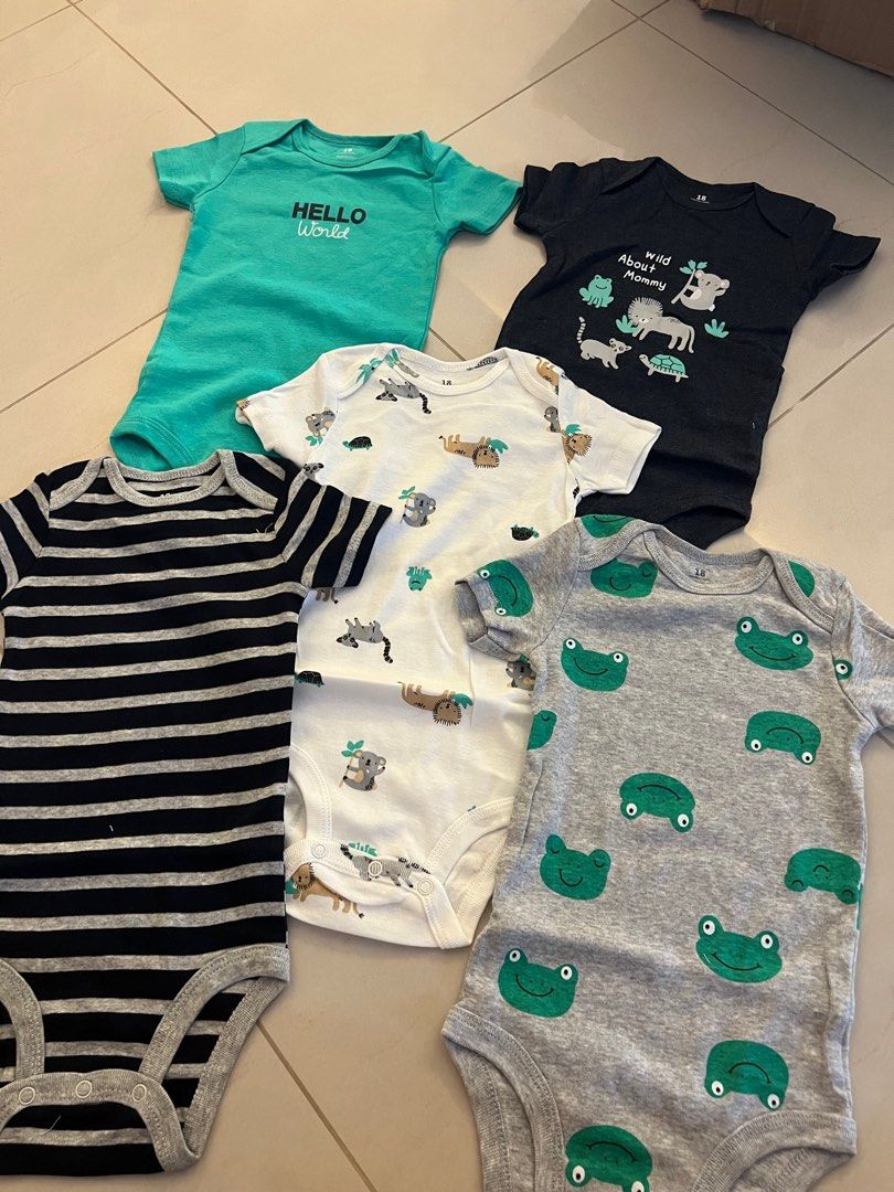 18M onesies x5 (Category: Babies & Kids Fashion) located in Singapore. Submitted by londistudio.com (Listing ID 1377204921, Image 1). Description: i accidentally checked out 2 sets. donating to someone else.