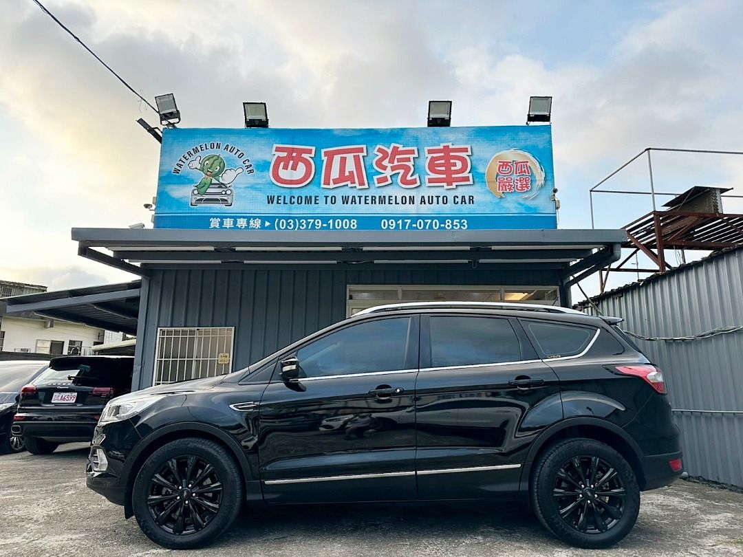 由 andy03060907 (刊登 ID 1377295229，圖片 2) 提交，位於 桃園市 (Taoyuan) 的 2019年 Ford Kuga EcoBoost 245 CP360旗艦型 2.0 4WD 僅跑七萬 新車價114萬 (類別：汽車出售)，說明：2019年 Ford Kuga EcoBoost 245 CP360旗艦型 2.0 4WD 僅跑七萬 新車價114萬 6速手自排 渦輪增壓 電子式後視鏡 盲點偵測 前霧燈 後霧燈 後視鏡方向指示燈 LED日行燈 HID氙氣頭燈 主動轉向頭燈 LED尾燈 車頂行李架 全景天窗 方向盤快控鍵 換檔撥片 恆溫空調 分區溫控 駕駛座電動調整 後座分離倒覆 里程電腦 前座扶手 後座扶手 前座杯架 後座杯架 後座出風口 中控螢幕 CD音響主機 MP3播放功能 藍牙通訊 USB插槽 9只揚聲器 免鑰匙啟動車門鎖 定速巡航 蜂鳴式倒車輔助系統 前方駐車雷達 倒車影像輔助 倒車圖像輔助 環景影像系統 自動停車系統 光感應自動頭燈 雨滴感應雨刷 