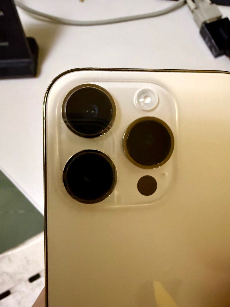 2nd Hand Iphone 14 Pro Gold 256GB (Category: iPhone 14 Series) located in Manila. Submitted by francisco73621 (Listing ID 1377244181, Image 3). Description: 2nd Hand Iphone 14 Pro 256GB Color Gold With box and original cord Good condition (see photos) Pm for price Thanks 😊.
