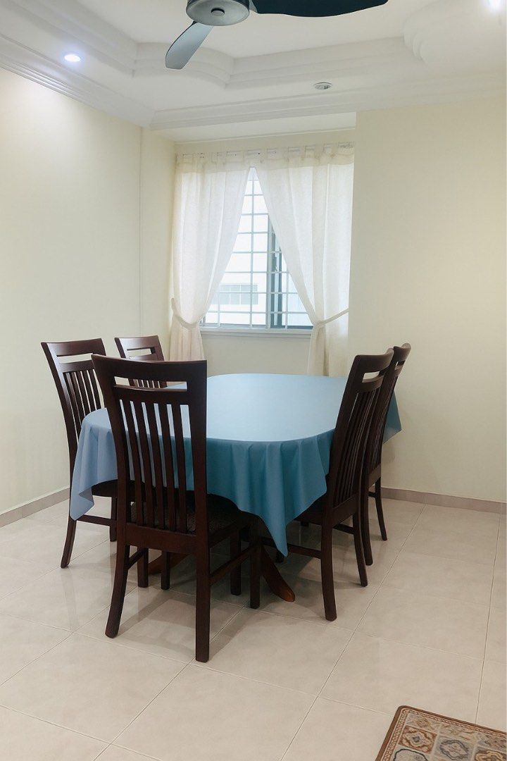 325 Woodlands Street 32 (Category: HDB) located in Singapore. Submitted by queenager07 (Listing ID 1377302274, Image 3). Description: High-Floor Unit with Excellent Amenities Elevated living awaits in this maintained Executive Apartment unit located on a high floor, offering abundant natural light. The well-designed layout maximizes space and comfort, featuring a modern kitchen and spacious living area. Unit can also be converted into dual key (s