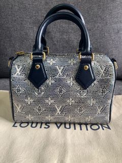 (Category: ) located in . Submitted by nikocloset (Listing ID 1377211885, Image 1). Description: .