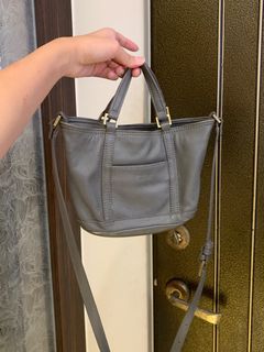 由 clothes.sell (刊登 ID 1377255332，圖片 1) 提交，位於 的 (類別：)，說明：。
