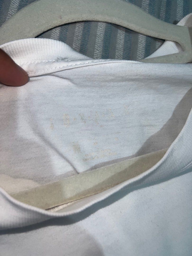 AIR JORDAN (Category: Tshirts & Polo Shirts ) located in Daraga. Submitted by sudeee (Listing ID 1377244198, Image 3). Description: AIR JORDAN Dimes: 19 x 27 Issue: Faded necktag, Need wash Color Rate: 9.3/10.