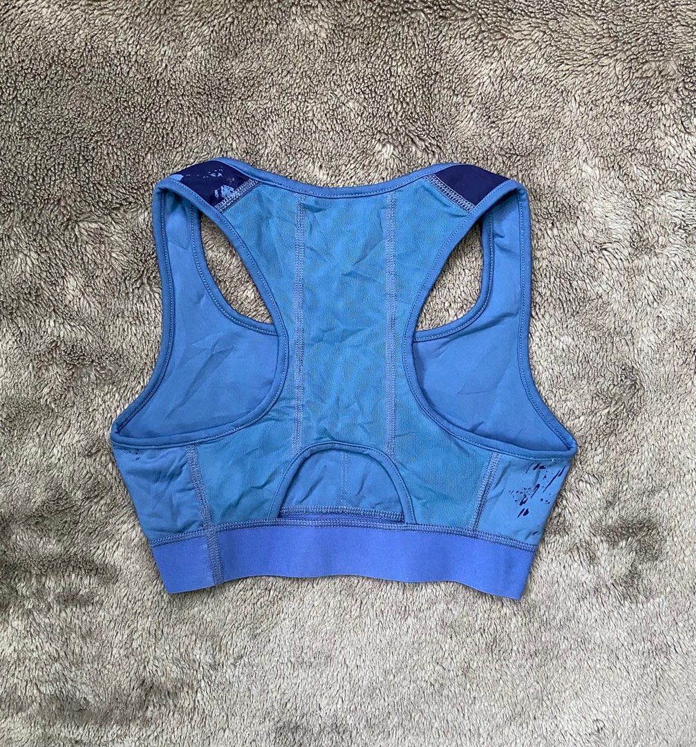 Asics Sportwear Bra (Category: Activewear) located in Cebu City. Submitted by markvoid (Listing ID 1377319123, Image 2). Description: Asics Sportwear Bra >Excellent Condition >Cut Washtag Only >Color Rate: 9/10 >Color May Vary Due To Light >Size: Small >Price+SF >MOP: Gcash/Bank Transfer >Shipping: J&T Cebu City.