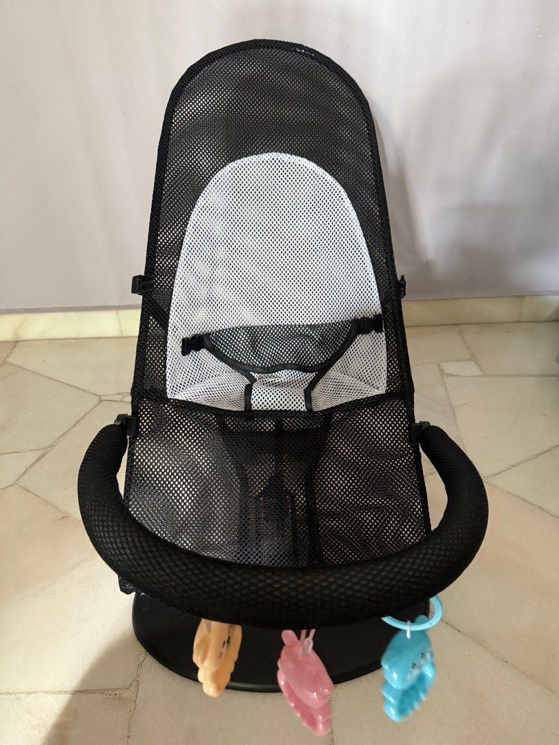 Baby Rocker (Category: Cots & Cribs) located in Singapore. Submitted by kaelyn.h (Listing ID 1377286600, Image 2). Description: Preloved Used lightly Selling cause LO not using it anymore. Suitable for 2-5months. Self-pick up at Sengkang.