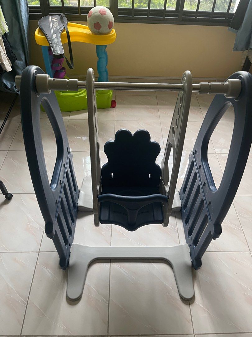 Baby swing (Category: Other Kids Furniture) located in Singapore. Submitted by satish1161 (Listing ID 1377203353, Image 2). Description: Working condition is good except cracks at holder. Please check all images..