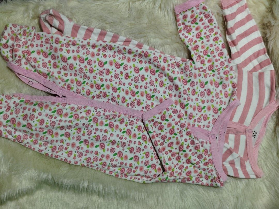 Bodysuit baby girl (Category: Babies & Kids Fashion) located in Manila. Submitted by nikka00007 (Listing ID 1377310189, Image 1). Description: set for 129 bodysuits for baby girl 9 months.