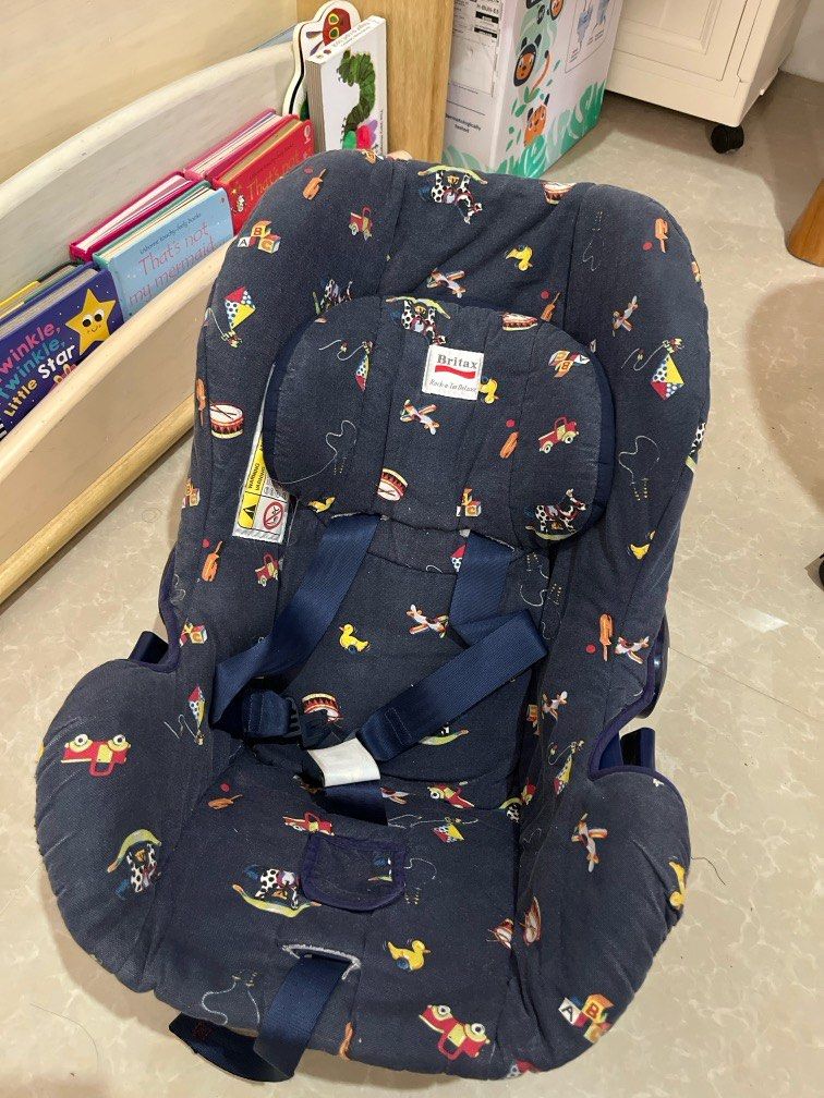 Britax infant car seat (Category: Car Seats) located in Batangas. Submitted by lovedbybien (Listing ID 1377219763, Image 2). Description: manipis na foam .