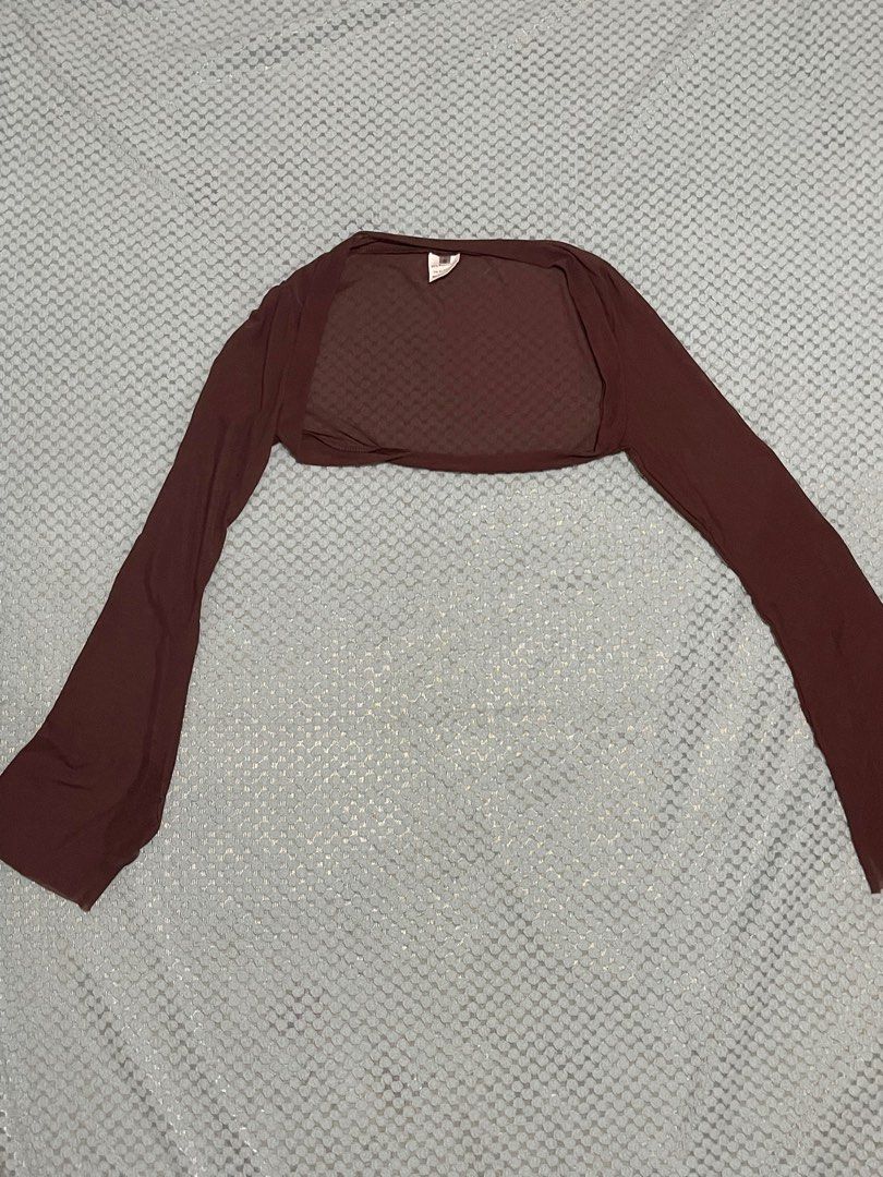 Brown Tube Top with Mesh Sleeves (Category: Others Tops) located in Manila. Submitted by mawiya.v (Listing ID 1377282352, Image 2). Description: ✨ Preloved but in excellent condition! 📌 Details: ▫️ Size: XS to Small (stretchable) ▫️ Color: Brown ▫️ Sexy and classy look – bagay sa night out or special events ▫️ Super nice ang fit, very flattering sa katawan (check last pic para makita yung fit) ▫️ Worn once, no damage 📦 Reason for Selling: Nagde