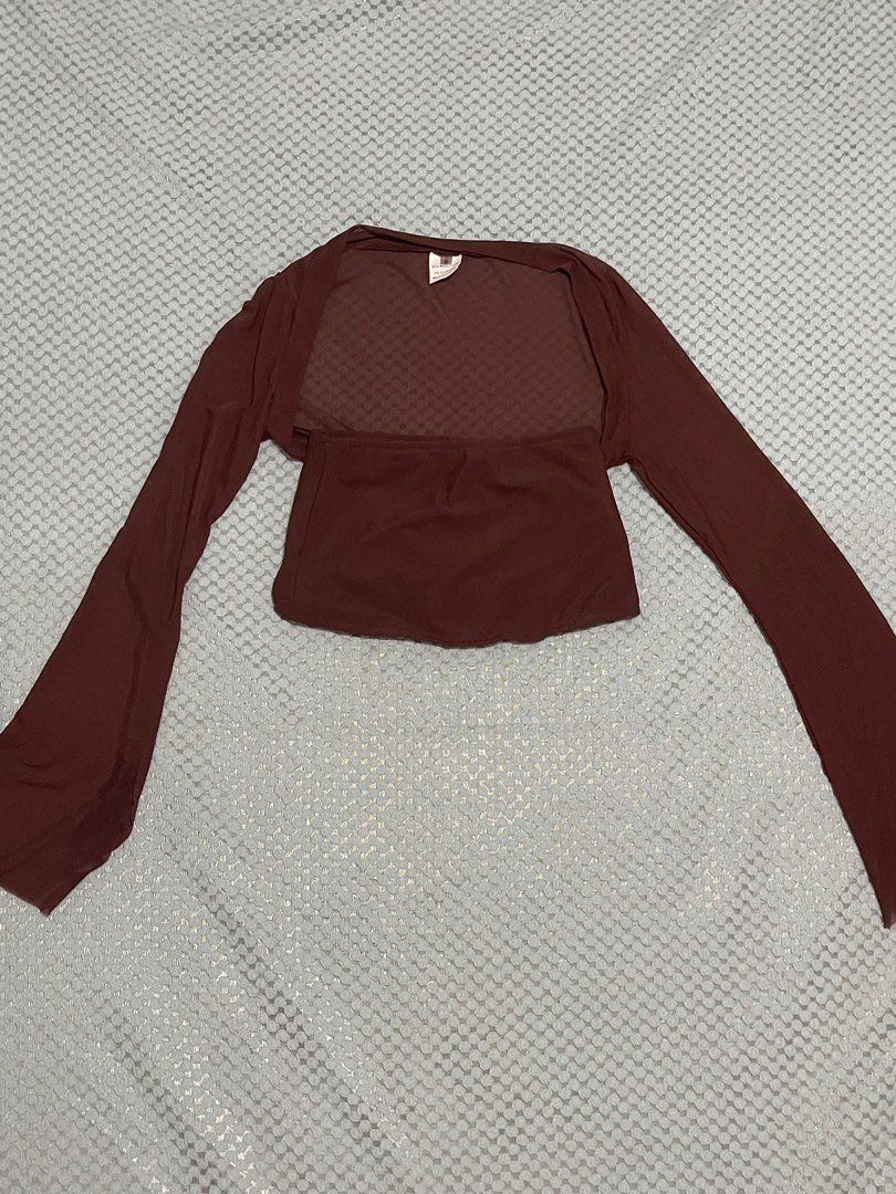 Brown Tube Top with Mesh Sleeves (Category: Others Tops) located in Manila. Submitted by mawiya.v (Listing ID 1377282352, Image 1). Description: ✨ Preloved but in excellent condition! 📌 Details: ▫️ Size: XS to Small (stretchable) ▫️ Color: Brown ▫️ Sexy and classy look – bagay sa night out or special events ▫️ Super nice ang fit, very flattering sa katawan (check last pic para makita yung fit) ▫️ Worn once, no damage 📦 Reason for Selling: Nagde
