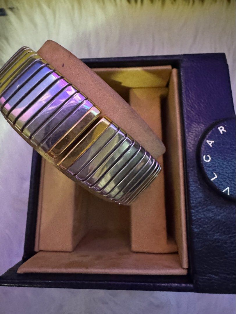 BVLGARI TUBOGAS (Category: Luxury Watches) located in Quezon City. Submitted by mjpproperty (Listing ID 1377224808, Image 3). Description: Authentic Bvlgari Watch 2Tone, 18k solid Gold & Steel Model 26 2T With Authentic Bvlgari box See comparison pic between Rolex 26mm and Bvlgari Tubogas 26mm Plus sf .