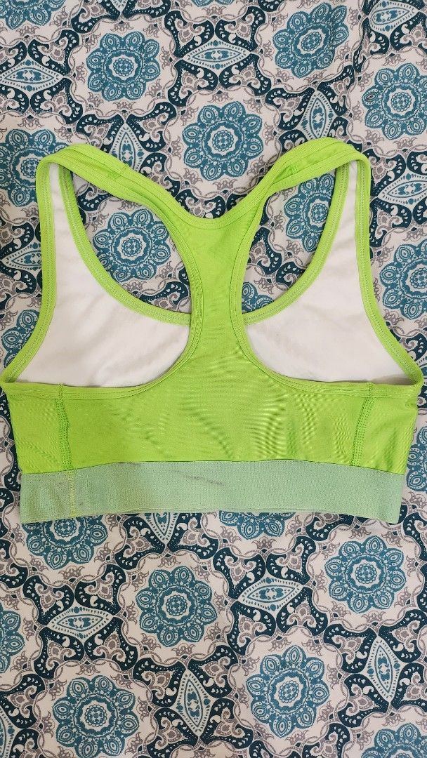 Champion Neon Sports Bra (Category: Activewear) located in Quezon City. Submitted by ag_2016 (Listing ID 1377348413, Image 3). Description: DECLUTTERING Excellent Quality Never Been Used Was Given to me Size: S - M Loc: Fairview.