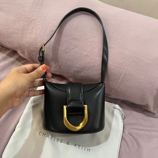 (Kategori: ) berada di . Dikirim oleh dyaulyah (ID iklan 1377366608, Gambar 1). Deskripsi: .