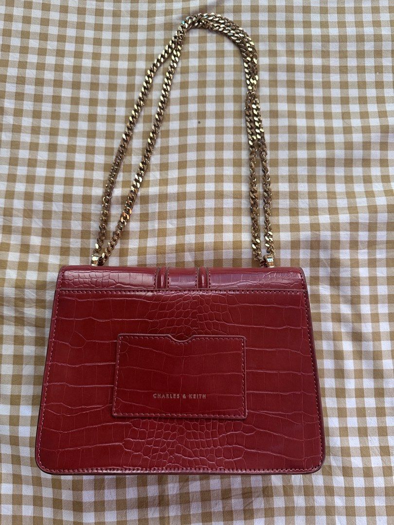 Charles and Keith (Category: Cross-body Bags) located in Cagayan de Oro. Submitted by chicreboot (Listing ID 1377279357, Image 2). Description: .