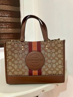 (Category: ) located in . Submitted by bituinpreloved (Listing ID 1377319337, Image 1). Description: .