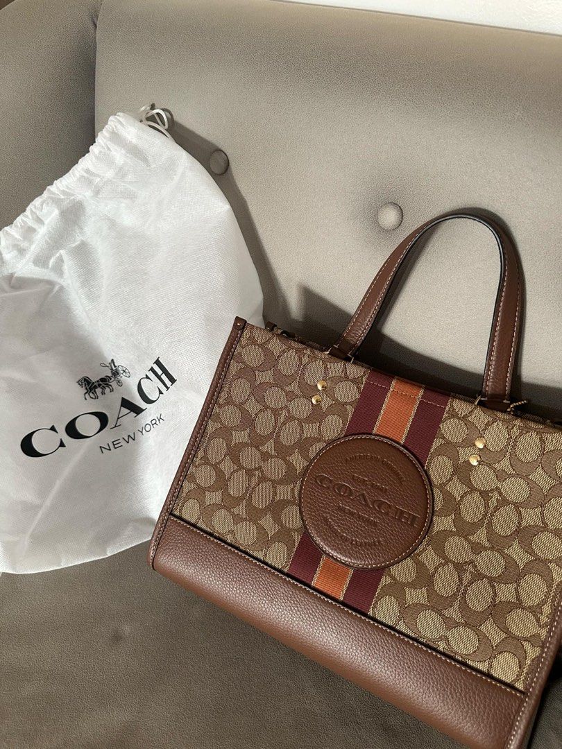 Coach Tote Bag (Category: Tote Bags) located in Lipa City. Submitted by bituinpreloved (Listing ID 1377319337, Image 2). Description: unboxed only, bought from coach store singapore.