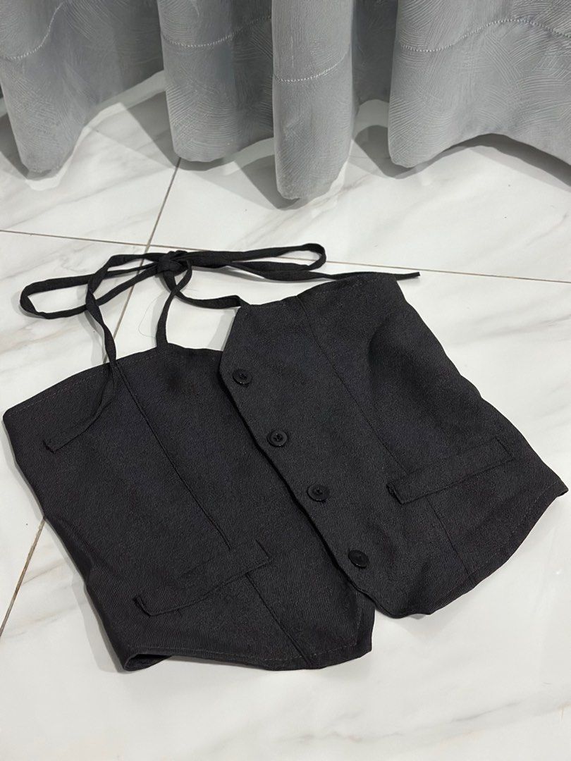 Crop halterneck rompi vest kemben wanita eastrose (Kategori: Olshop Wanita) berada di Jakarta Barat. Dikirim oleh laqueshop (ID iklan 1377354394, Gambar 2). Deskripsi: .