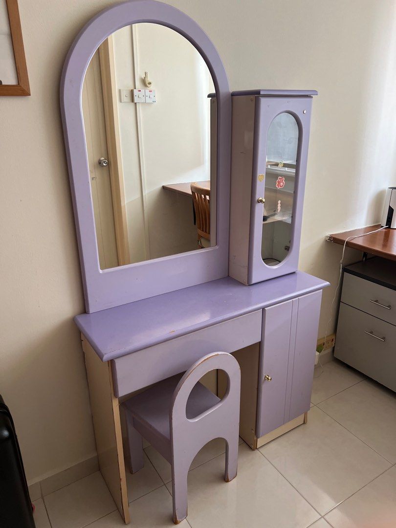 Dressing table (Category: Tables & Sets) located in Bayan Lepas. Submitted by klwong_pg (Listing ID 1377260504, Image 1). Description: Light purple color with chair .