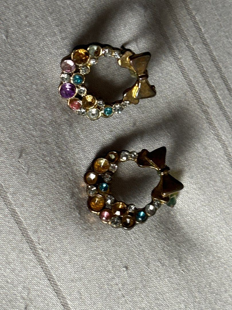Earrings (Category: Earrings) located in Singapore. Submitted by jodiestrawberry (Listing ID 1377254488, Image 2). Description: .