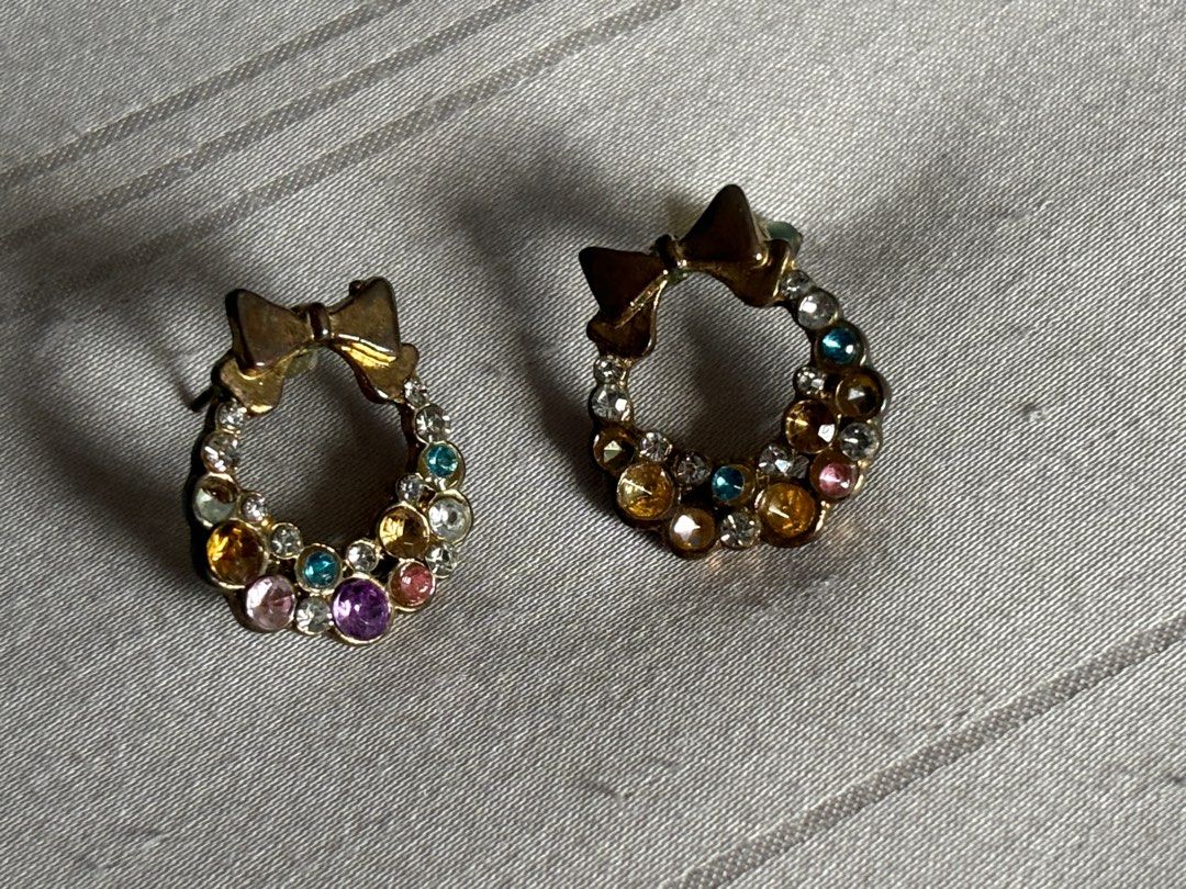 Earrings (Category: Earrings) located in Singapore. Submitted by jodiestrawberry (Listing ID 1377254488, Image 3). Description: .