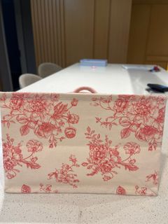 (Category: ) located in . Submitted by lovewarehouseeeee (Listing ID 1377272150, Image 1). Description: .