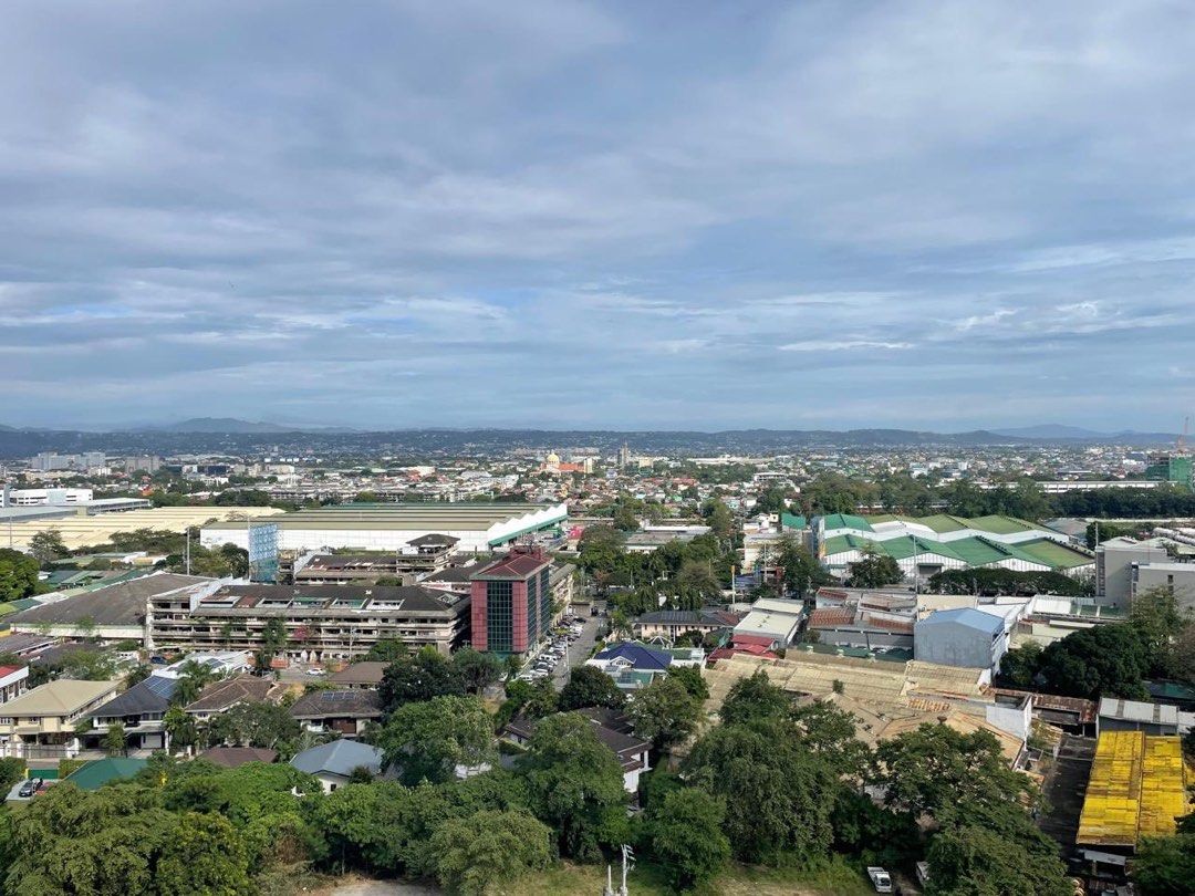 FOR SALE: 3BR PHOENIX HEIGHTS, PASIG (Category: Apartments & Condos) located in Quezon City. Submitted by cao_ocampo (Listing ID 1377251101, Image 3). Description: FOR SALE: PHOENIX HEIGHTS CONDO, PASIG 134sqm 3 bedroom Masters has sunset 3 T&B Big living and dining area (morning sun) Maids room Utility and dirty kitchen 1 parking slot G3 14.6M slightly neg 📸 https://drive.google.com/drive/folders/1nSlX42PUMl8E8NtpoFjWr-6c4BM5DT84 Cao Ocampo #44