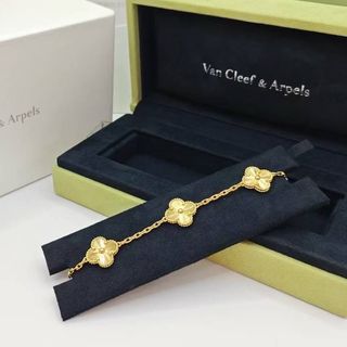 (Category: ) located in . Submitted by luxetreasuretrove (Listing ID 1375420051, Image 1). Description: .