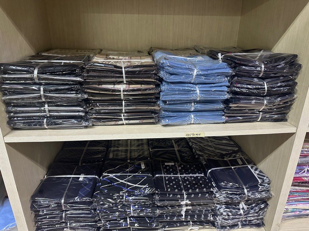 Handkerchiefs Caruso (Category: Table Linen & Textiles) located in Quezon City. Submitted by redvelvet41 (Listing ID 1377294147, Image 1). Description: Brand: Armando Caruso 100% Cotton 12 pcs per set.