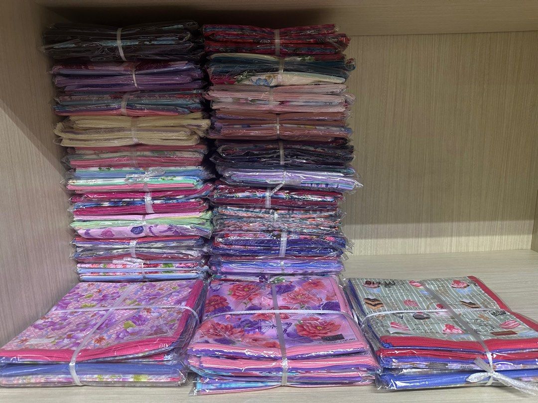 Handkerchiefs Caruso (Category: Table Linen & Textiles) located in Quezon City. Submitted by redvelvet41 (Listing ID 1377294147, Image 2). Description: Brand: Armando Caruso 100% Cotton 12 pcs per set.
