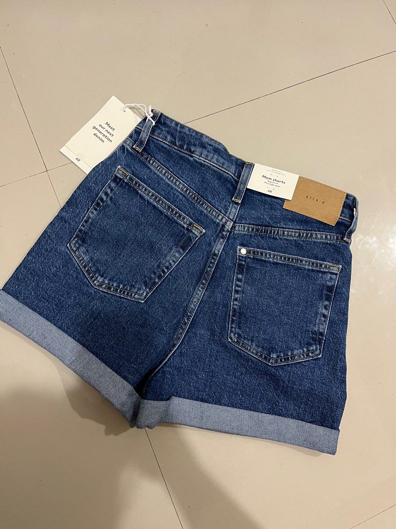 H&M Denim Shorts (NEW) (Category: Shorts) located in Panglao. Submitted by declutterph (Listing ID 1377374065, Image 2). Description: Never used Still with tag Size 24 (EU 34).