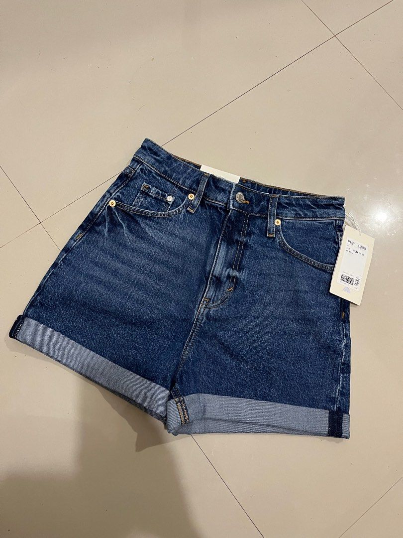 H&M Denim Shorts (NEW) (Category: Shorts) located in Panglao. Submitted by declutterph (Listing ID 1377374065, Image 1). Description: Never used Still with tag Size 24 (EU 34).