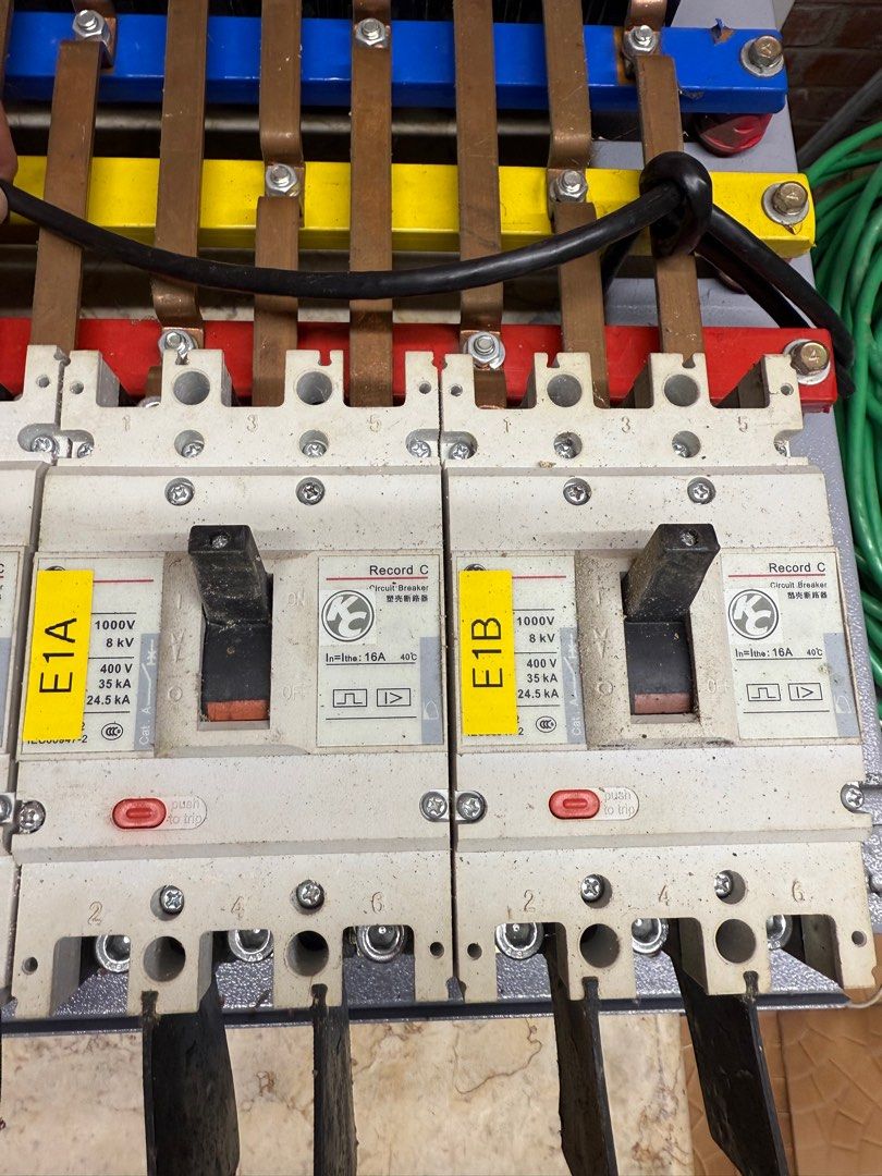 Industrial breakers G.E. 3 Phase CB630S (Category: Industrial Equipment) located in Manila. Submitted by bechaoman (Listing ID 1377279204, Image 3). Description: Pull out from commercial warehouse in very good condition around 5 yrs old . GE 3 Phase Industrial breakers. Pickup here in San Juan. Can be bought as a whole or per piece.