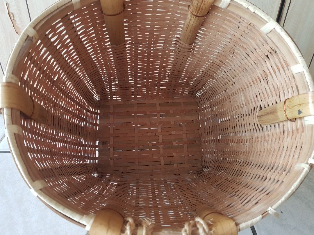 Japan Woven Bamboo Basket/Bag (Category: Storage Boxes & Baskets) located in Quezon City. Submitted by wagwagan_ukay_blues (Listing ID 1377261174, Image 3). Description: from Japan in good condition ❗please expect sign of usage H-14" L-13.5 W-12".