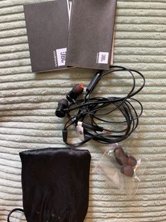 （分類：）位於 。 由 declutter1201 提交（商品編號 1377226801，圖片 1）。簡介： 。