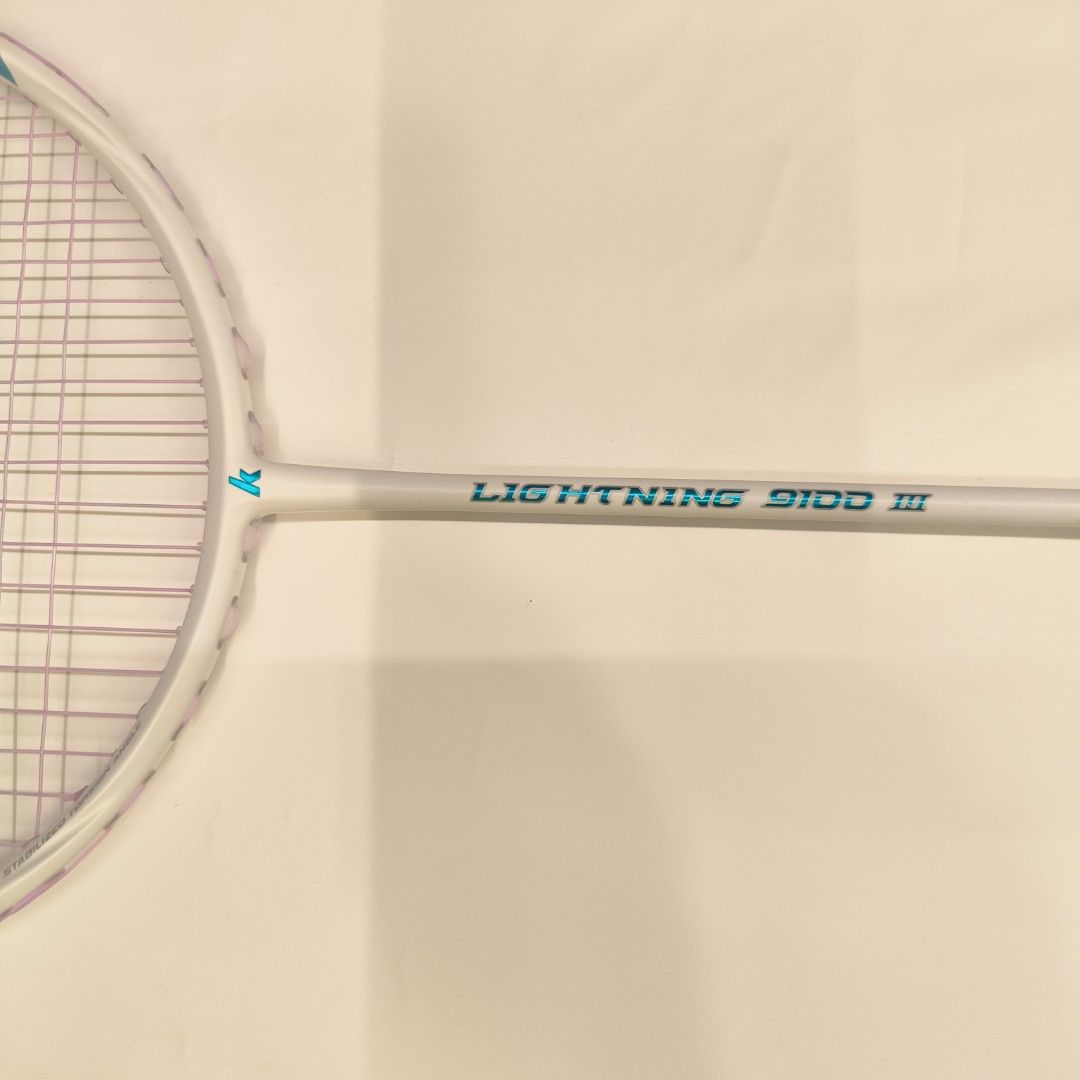 由 sunnylohas (刊登 ID 1377274515，圖片 3) 提交，位於 新北市 (New Taipei) 的 Kawasaki KBD9100 第三代 台灣制 比賽級羽球拍 (類別：球拍和球類運動)，說明：原價 6000 元 穿線 25 磅 有拍袋。