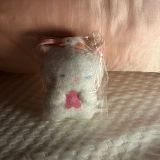 (Category: ) located in . Submitted by itsnotcinnamoroll (Listing ID 1377362103, Image 1). Description: .