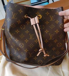 (Category: ) located in . Submitted by lilysluxurycollections (Listing ID 1337953128, Image 1). Description: .