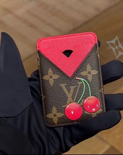 (Category: ) located in . Submitted by diva_closet (Listing ID 1377201264, Image 1). Description: .